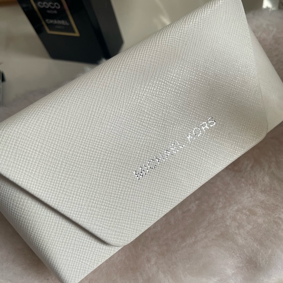 Michael Kors San Leone Sunglasses with case, card and lens cloth. Never used - Picture 7 of 7